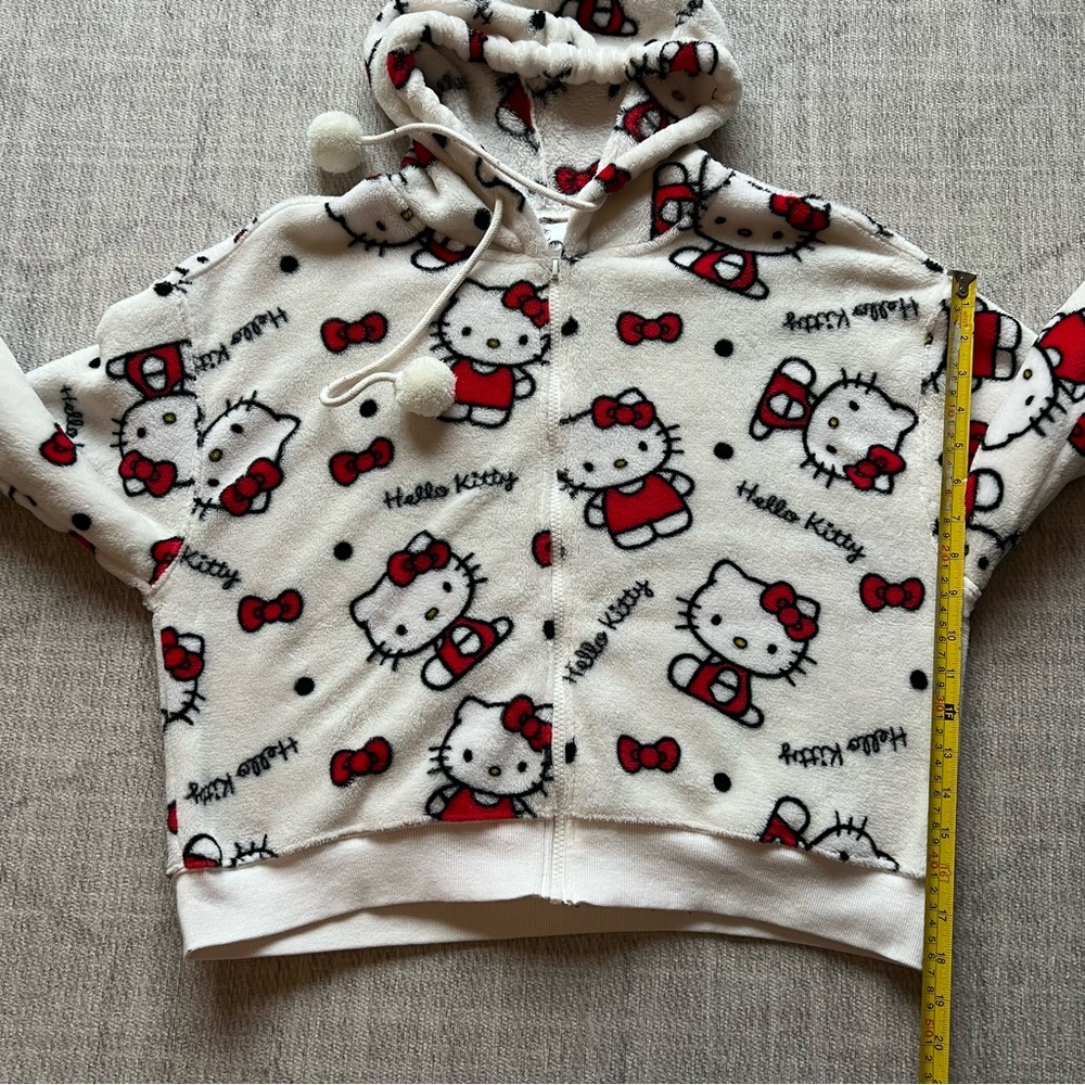 Sanrio Hello Kitty Women’s Red/White Pullover Crop Fleece Hoodie LARGE - Picture 9 of 10